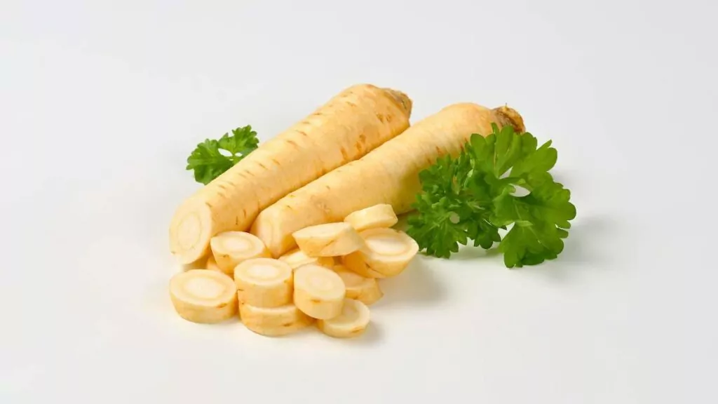 Pietruszka - Natka pietruszki, korzeń pietruszki właściwości