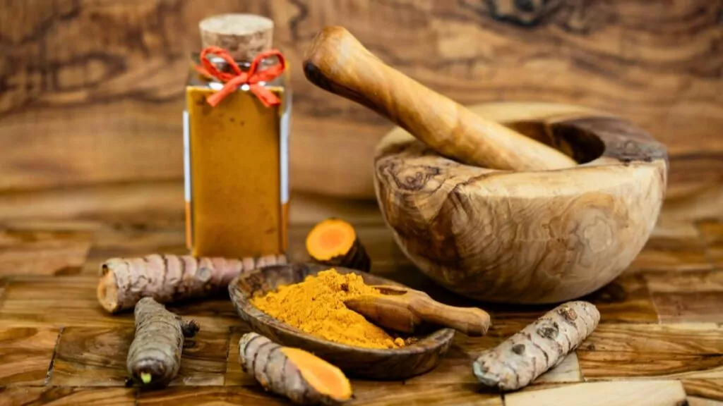 Kurkuma: Właściwości, stosowanie i przeciwwskazania w aptece Kurkuma: Właściwości, stosowanie i przeciwwskazania w aptece