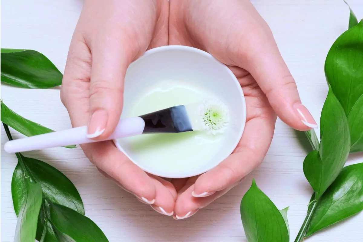 Domowe maseczki ziołowe na twarz: Skuteczne przepisy, najlepsze zioła na skórę. Domowe maseczki ziołowe na twarz na bazie ziół pielęgnacyjnych